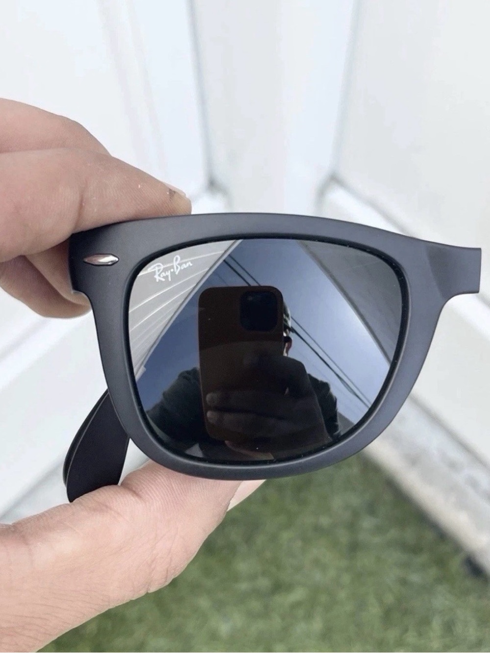 Ray-Ban Black Folding Wayfarer Sunglasses with Black Case - Picture 5 of 8